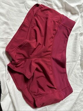 Lined Lululemon shorts